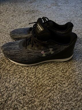 Under Armour Black and Grey Knit Trainer Sneakers size 8.5 Women